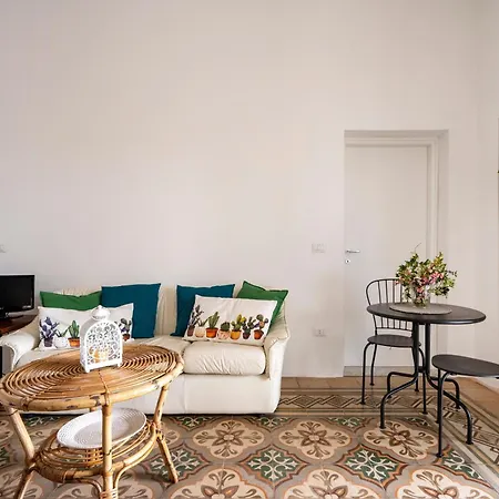 Maison Valentina مونوبولي